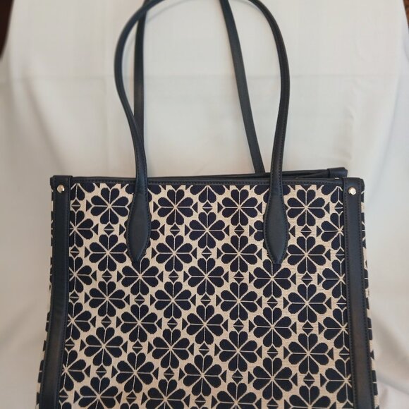 Kate Spade Flower Jacquard Market Tote - Picture 3 of 4